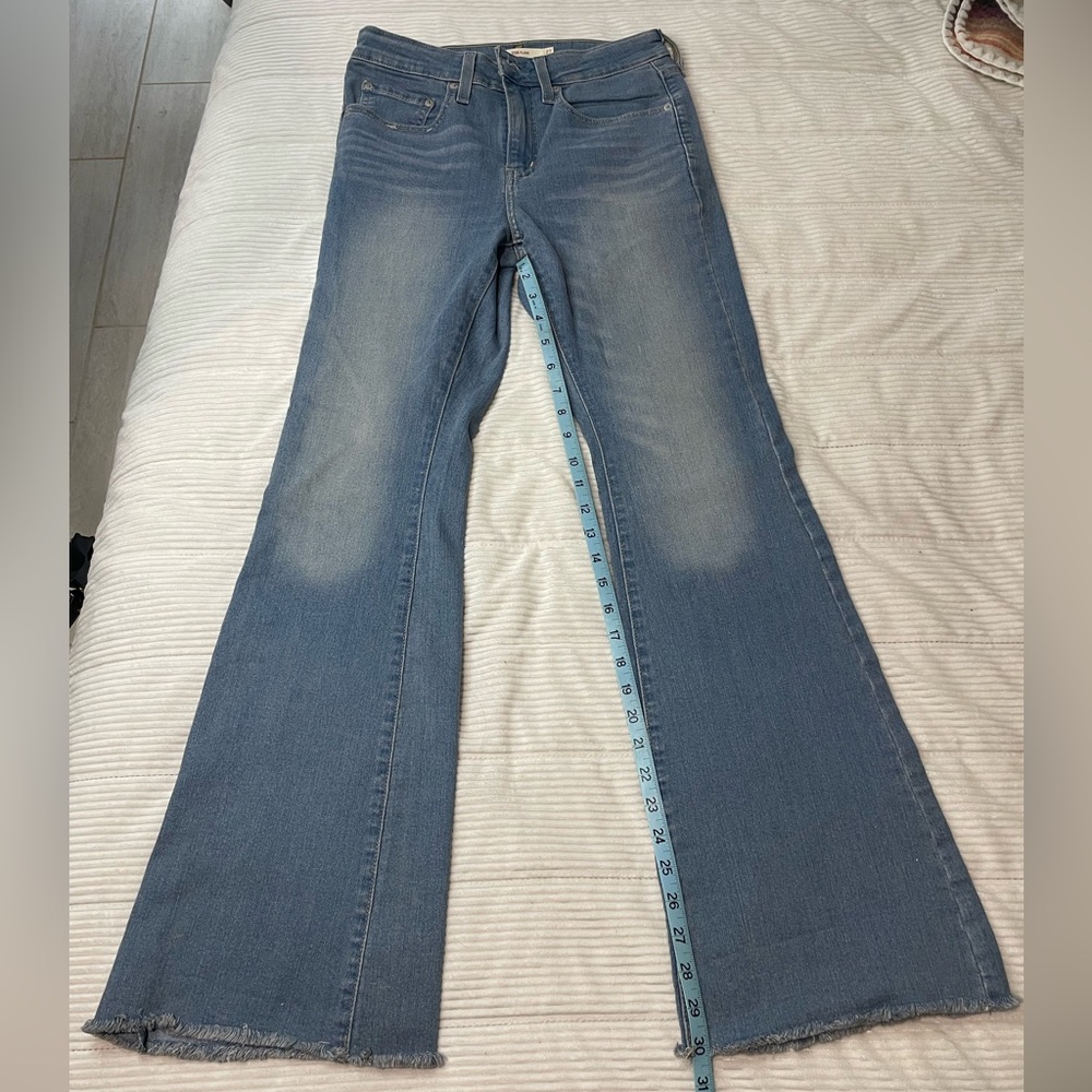 Levi’s Women’s 726 High Rise Flare Size 27